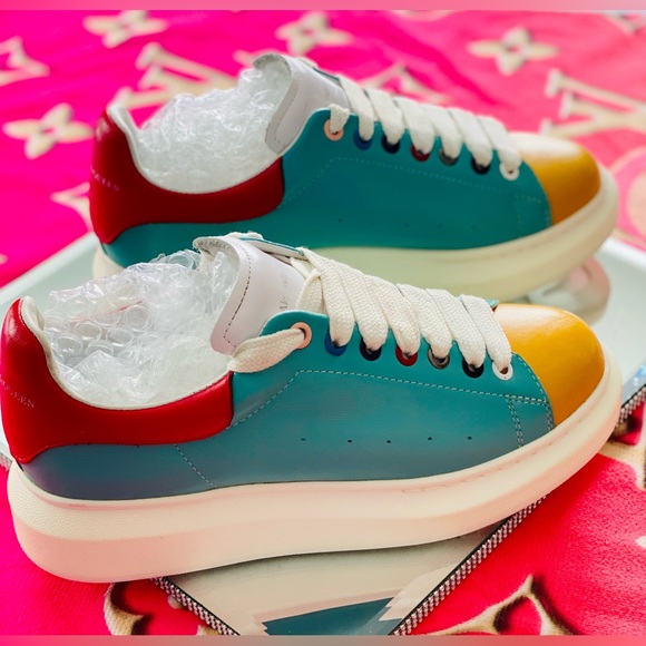 Alexander McQueen Host Pick β₯οΈ Authentic - Picture 5 of 13